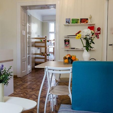Roommates Hostel Belgrad Zewnętrze zdjęcie